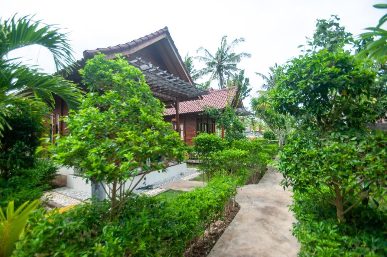 Timbool Bungalow Ped Exterior photo